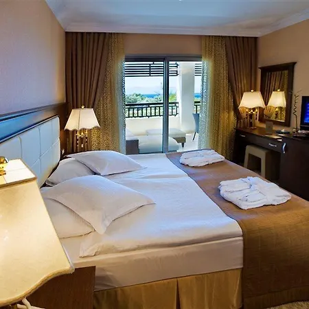 Latanya Park Feriested Yalıçiftlik