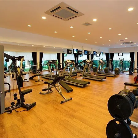 Latanya Park 4* Yalıçiftlik