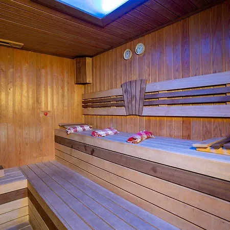 Latanya Park Complex 4*