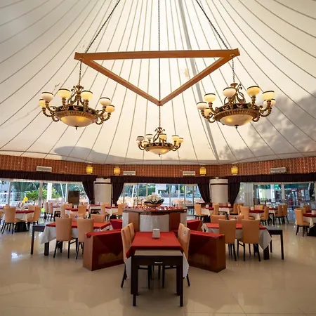 Latanya Park Yaliciftlik