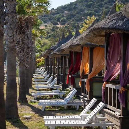 Latanya Park 4* Yalıçiftlik