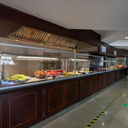 Latanya Park 4* Yalıçiftlik