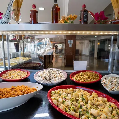 Latanya Park 4* Yalıçiftlik