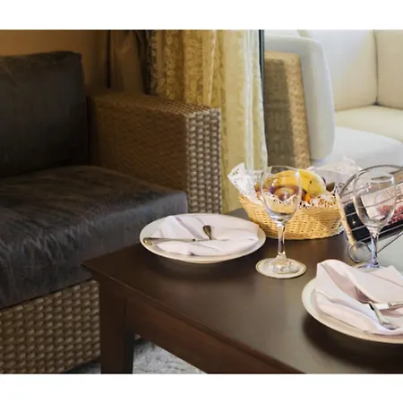 Latanya Park Yalıçiftlik