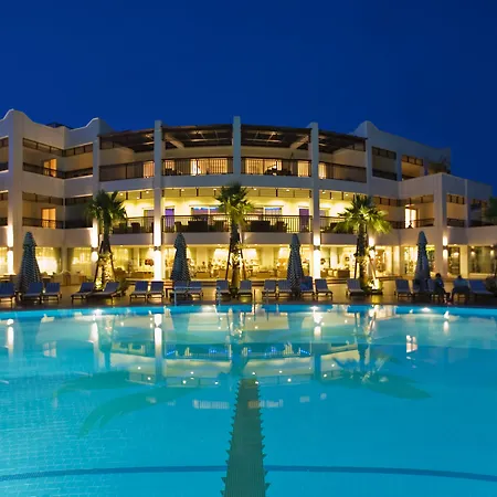 Latanya Park Yalıçiftlik