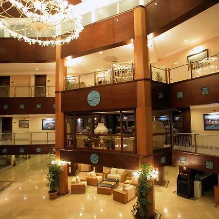 Latanya Park 4*