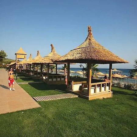 Latanya Park Complex 4*