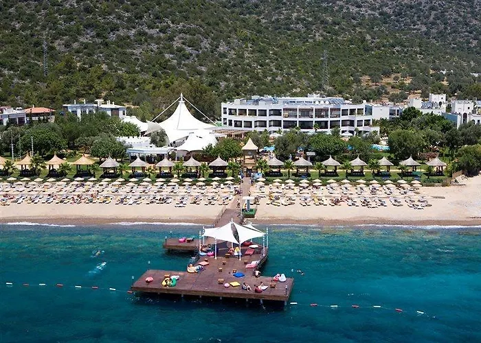 Latanya Park Yalıçiftlik