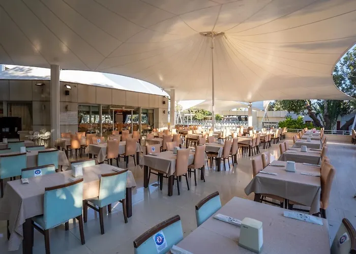 Latanya Park Resort 4*