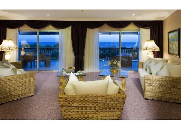 Latanya Park 4* Yalıçiftlik