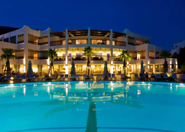 Latanya Park 4* Ялычифтлик