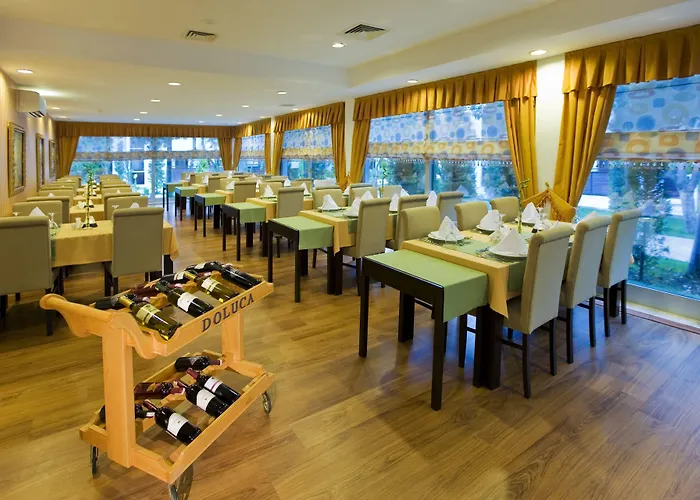 Latanya Park Yalıçiftlik