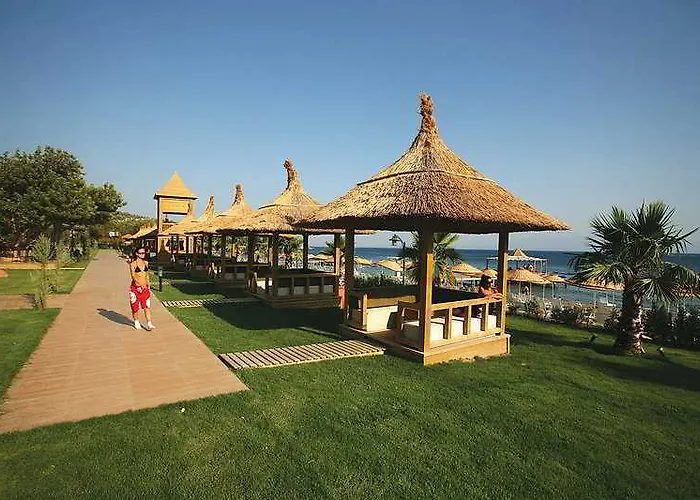 Latanya Park Resort 4*