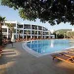 Resort Latanya Park 4*