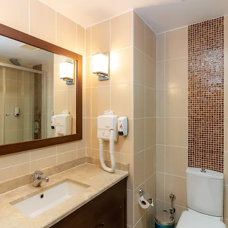 Semesteranläggning (resort) Latanya Park 4*