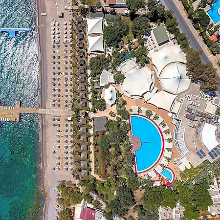 Feriested Latanya Park Yalıçiftlik