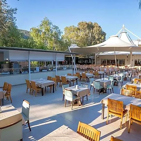Feriested Latanya Park 4*