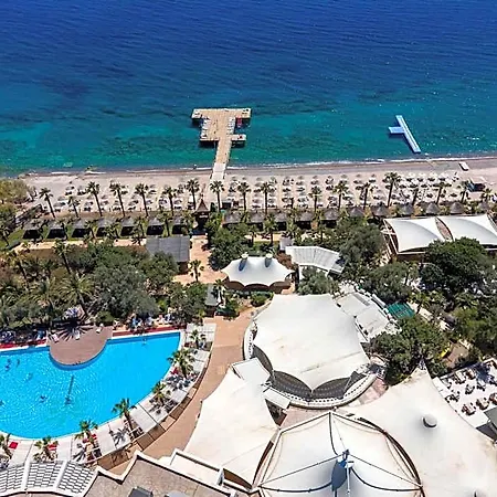Feriested Latanya Park 4*