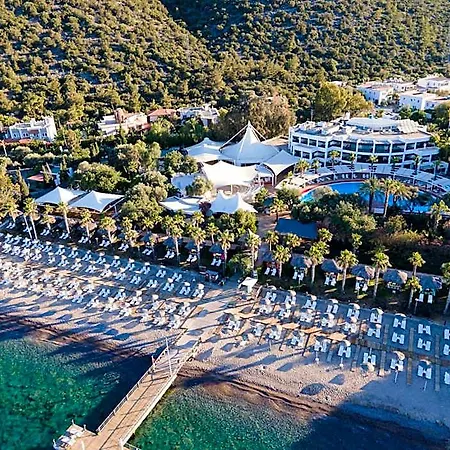Feriested Latanya Park 4*